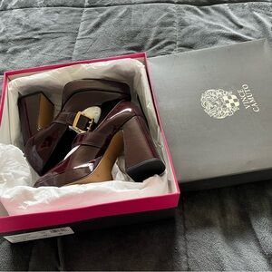 Vince Camuto Burgundy high heel loafer pump with gold buckle new in box size 5